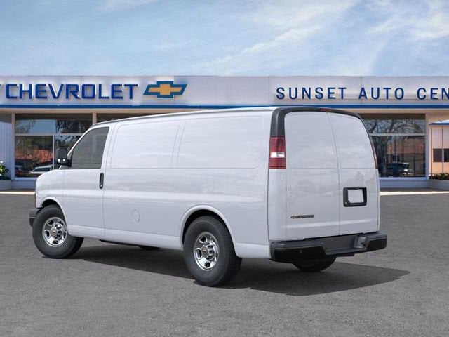2025 Chevrolet Express Cargo WT