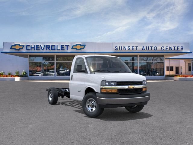 2026 Chevrolet Express Cutaway 3500 1WT