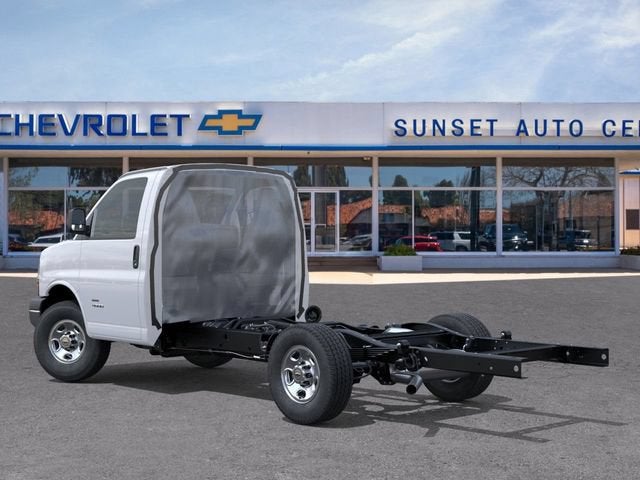 2026 Chevrolet Express Cutaway 3500 1WT