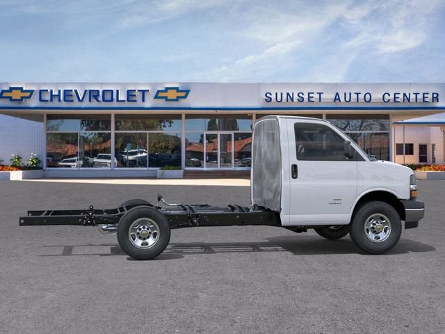 2026 Chevrolet Express Cutaway 3500 1WT
