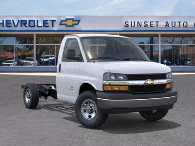 2026 Chevrolet Express Cutaway 3500 1WT