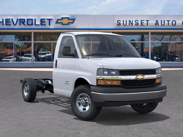 2026 Chevrolet Express Cutaway 3500 1WT