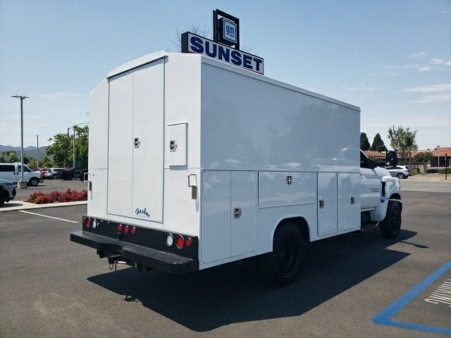 2024 Chevrolet Silverado 5500 HD Work Truck